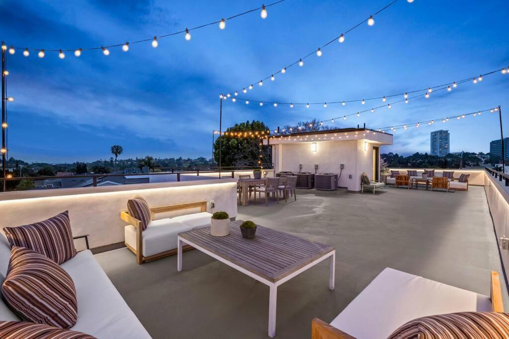 Ultra Luxe Modern Mansion With Roof Deck Pool & Apartment *