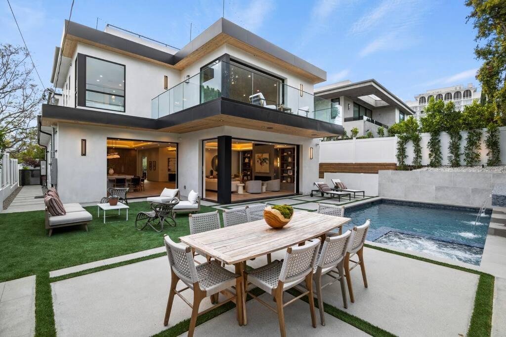 Ultra Luxe Modern Mansion With Roof Deck Pool & Apartment Los Angeles