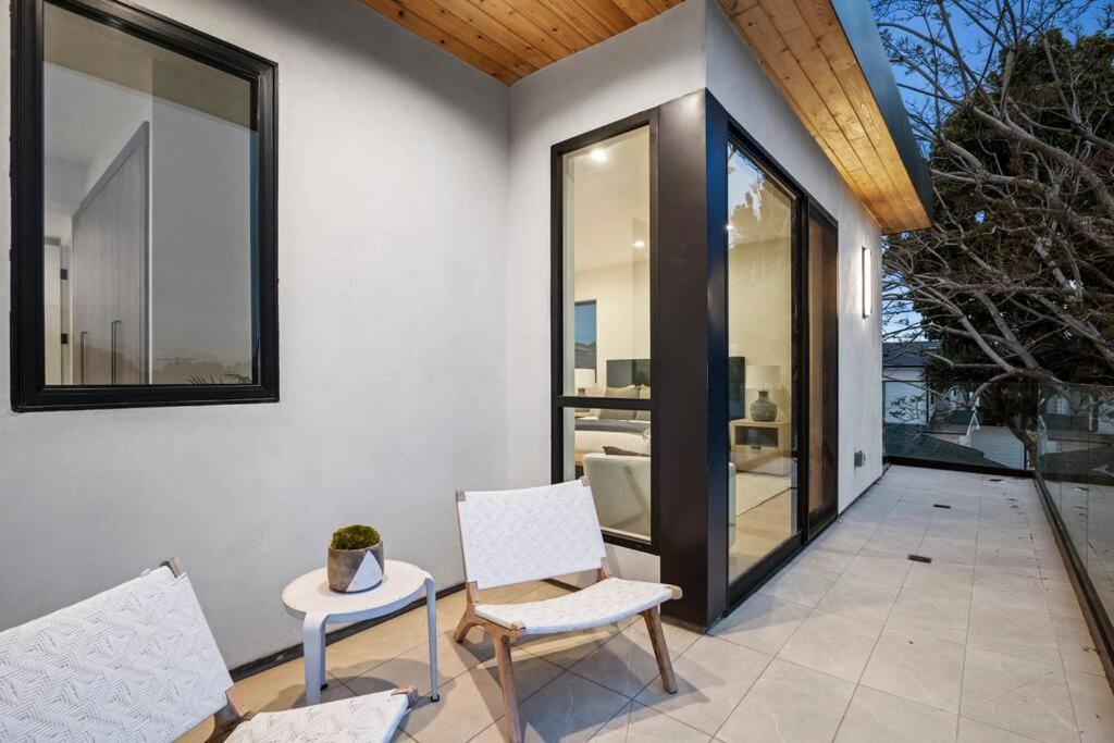 Ultra Luxe Modern Mansion With Roof Deck Pool & Apartment *