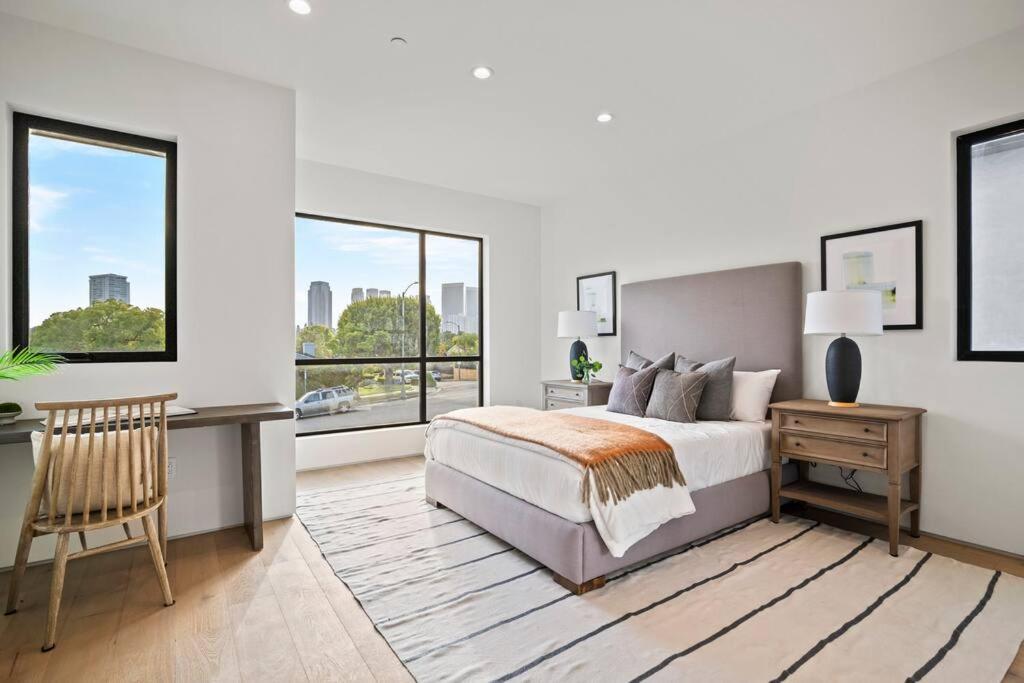 Apartment Ultra Luxe Modern Mansion With Roof Deck Pool &