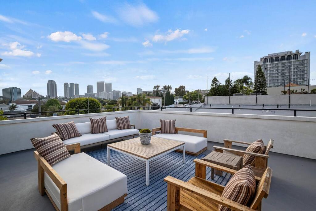 Ultra Luxe Modern Mansion With Roof Deck Pool & * Los Angeles