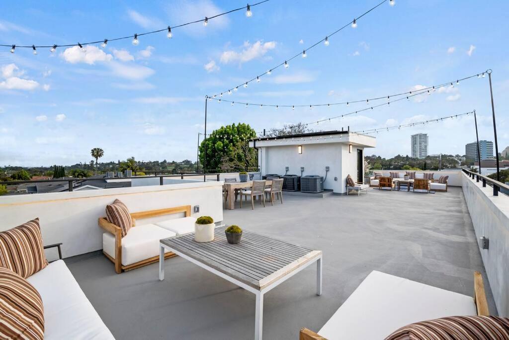 Apartment Ultra Luxe Modern Mansion With Roof Deck Pool & Los Angeles