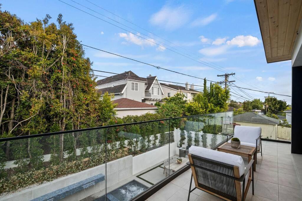 Apartment Ultra Luxe Modern Mansion With Roof Deck Pool & Los Angeles