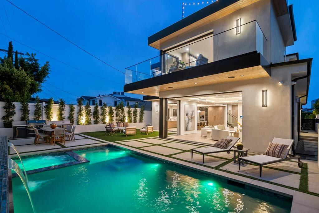 Ultra Luxe Modern Mansion With Roof Deck Pool & * Los Angeles