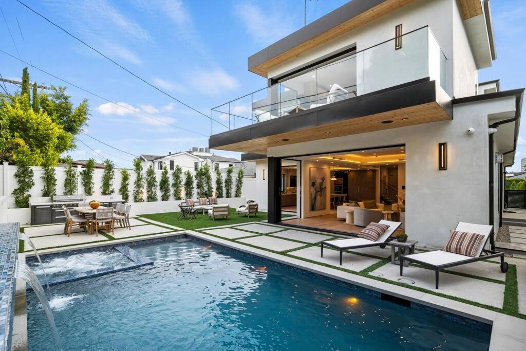 Apartment Ultra Luxe Modern Mansion With Roof Deck Pool & *