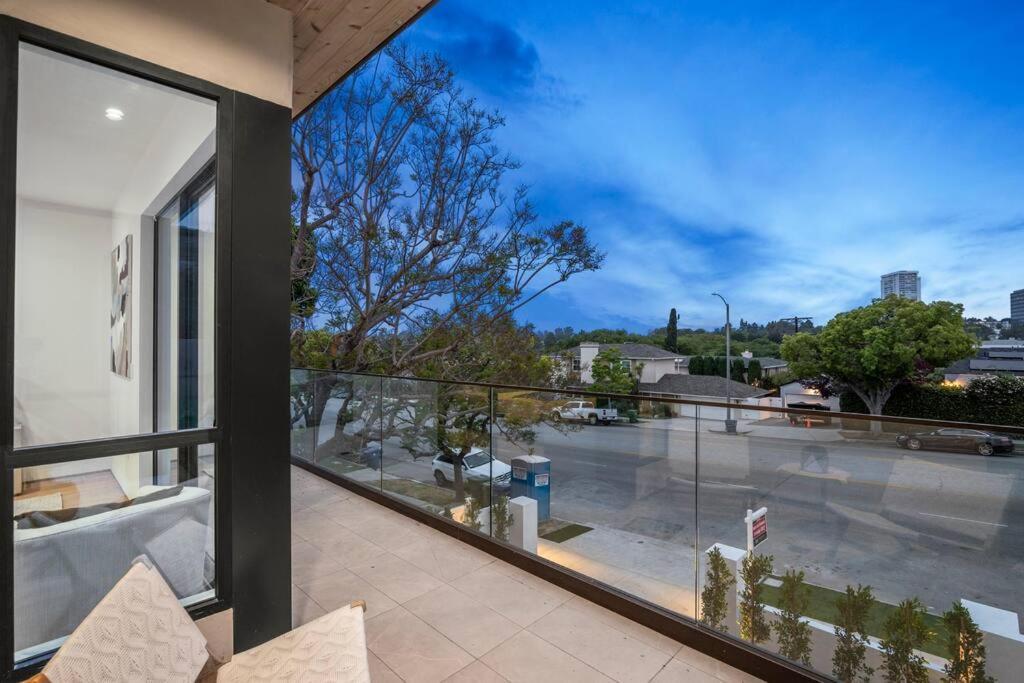 Apartment Ultra Luxe Modern Mansion With Roof Deck Pool & *