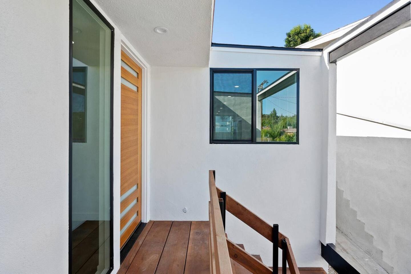 Modern Stylish Get-away Holiday home Los Angeles
