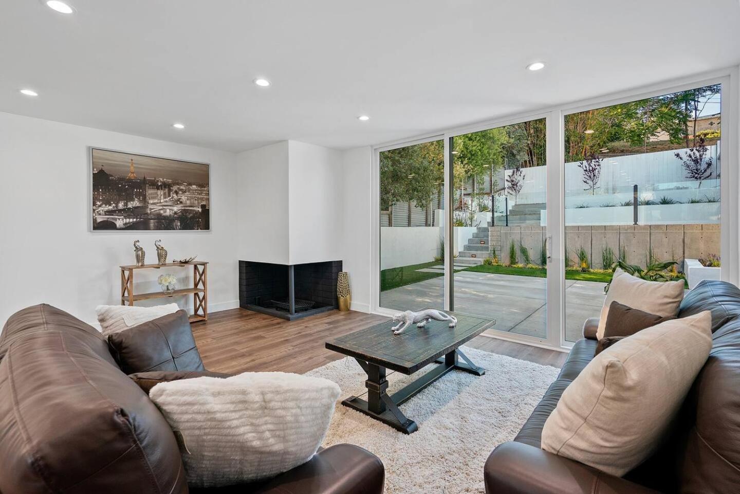 Modern Stylish Get-away Holiday home Los Angeles