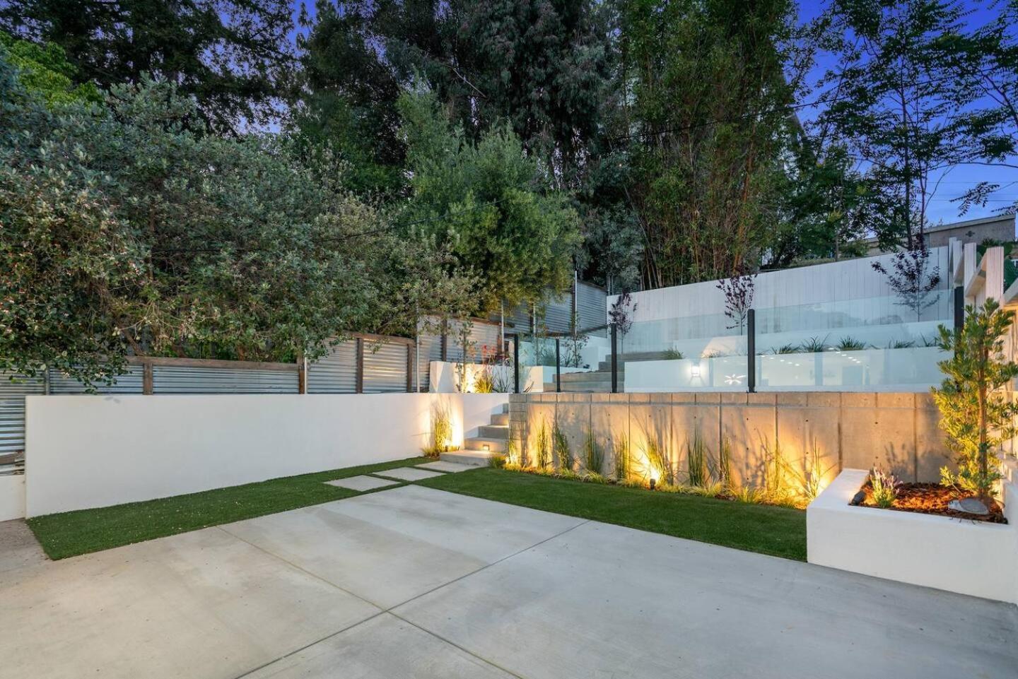Modern Stylish Get-away Holiday home *