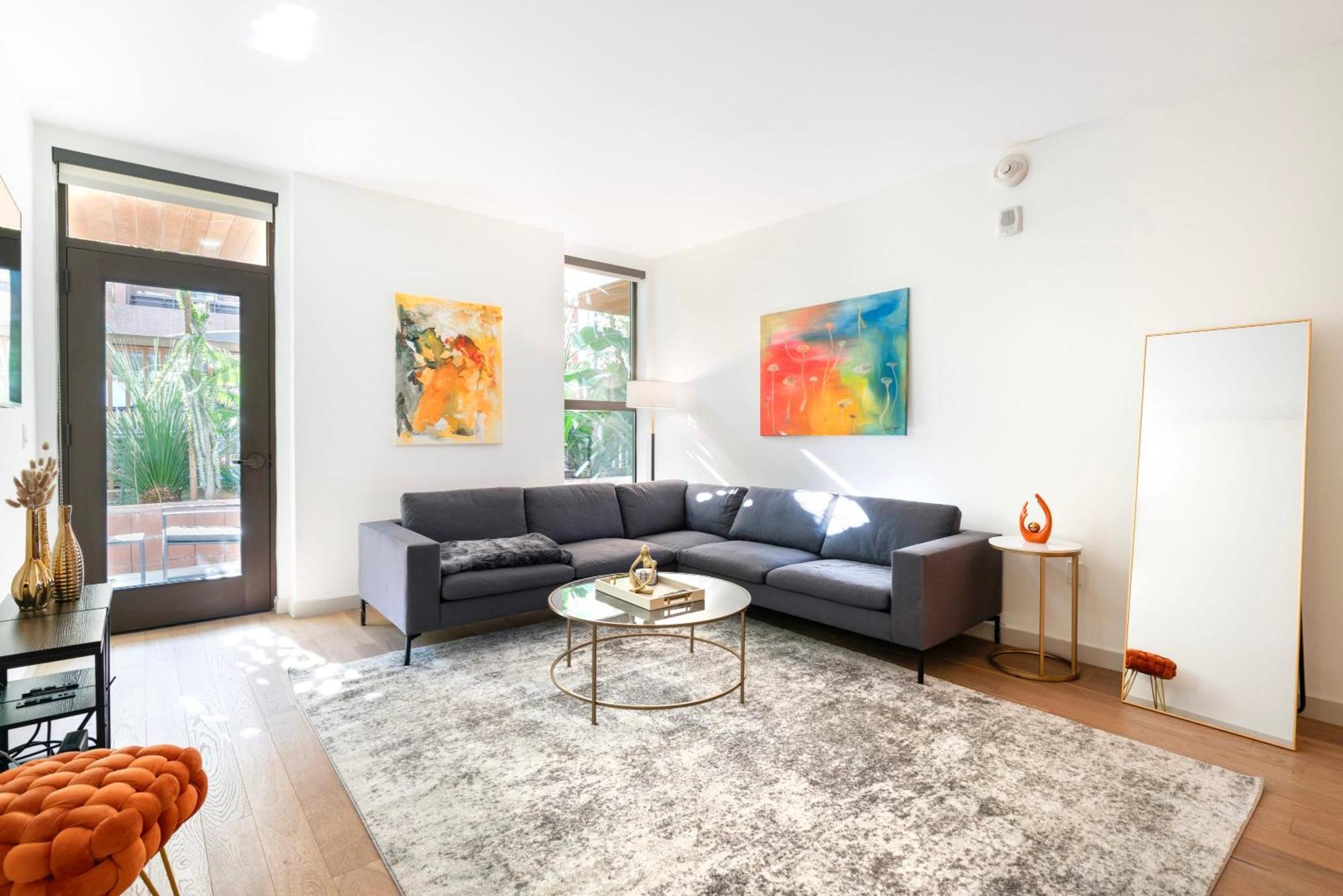 Apartment Hollywood 2 Bedroom La Na