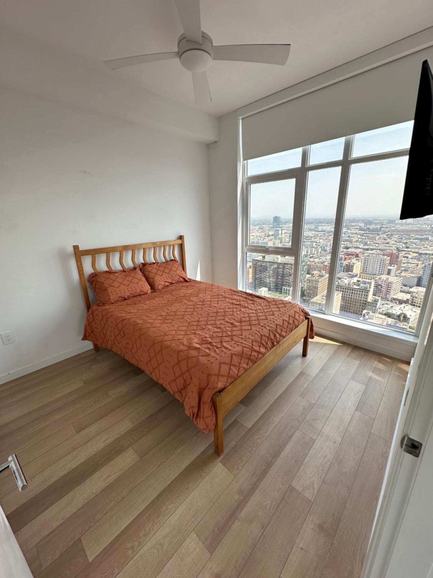 Apartment 2br Panoramic City Views! *