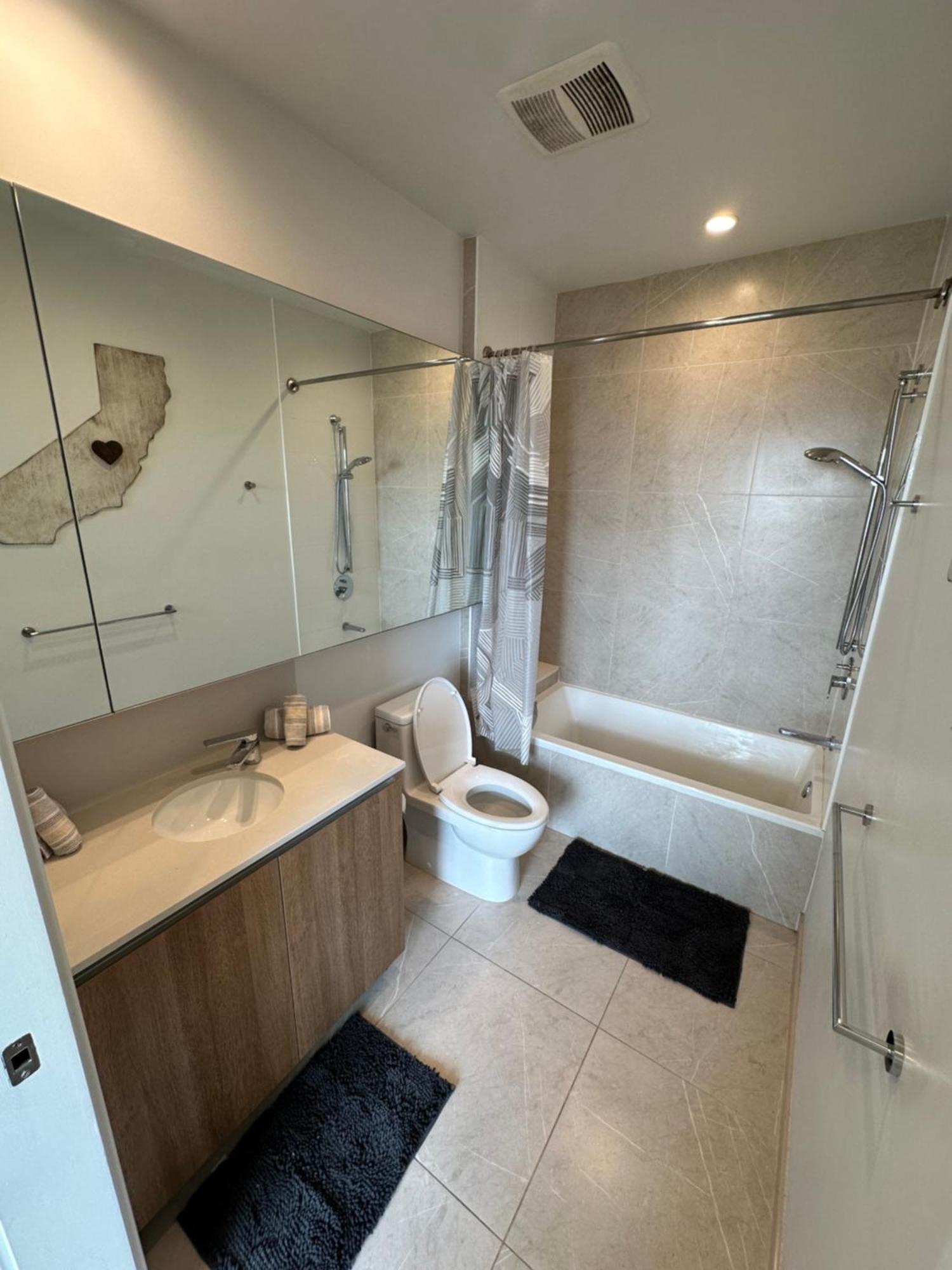 2br Panoramic City Views!