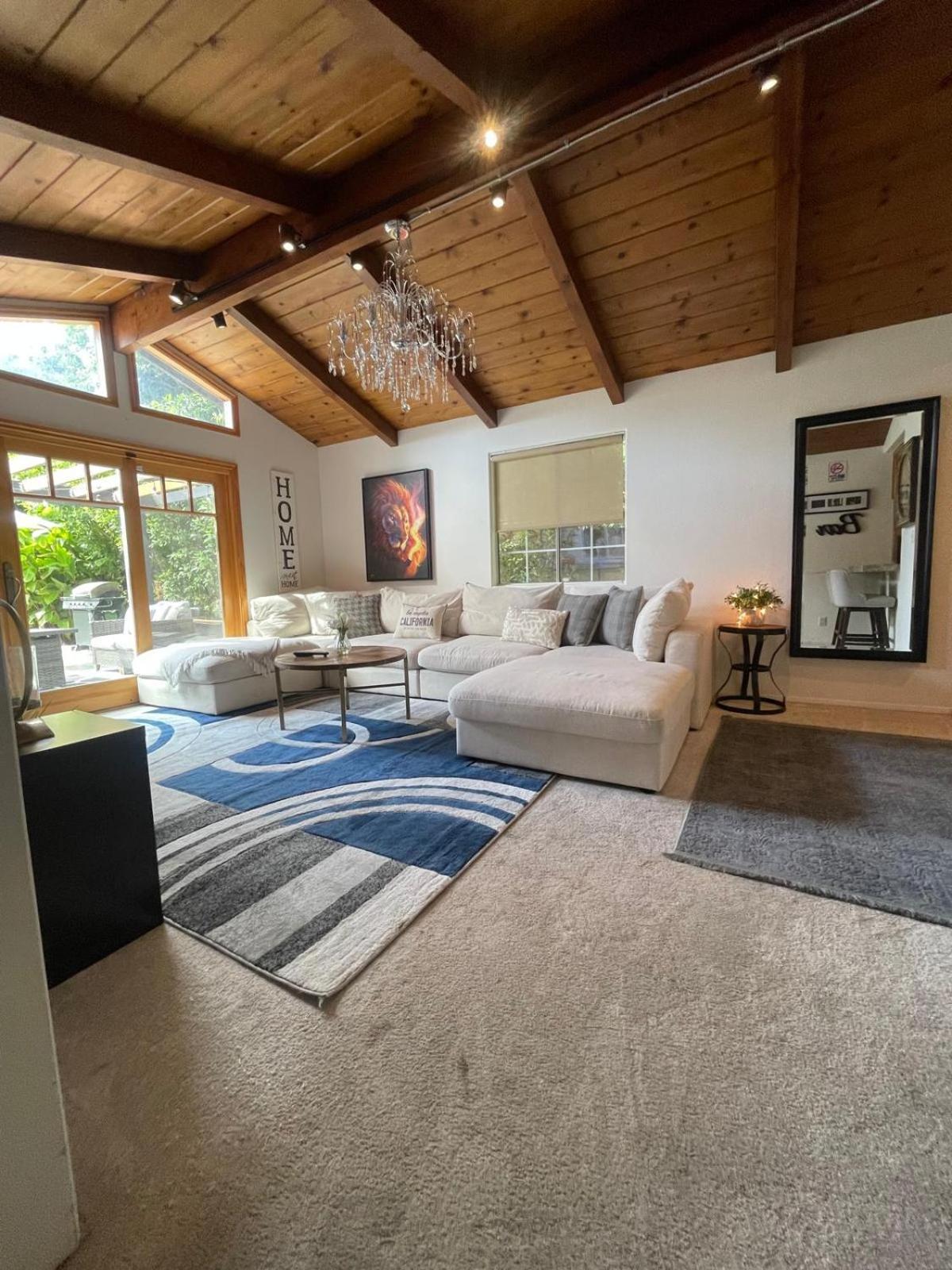 Woodland Hills Paradise Style Holiday home Los Angeles