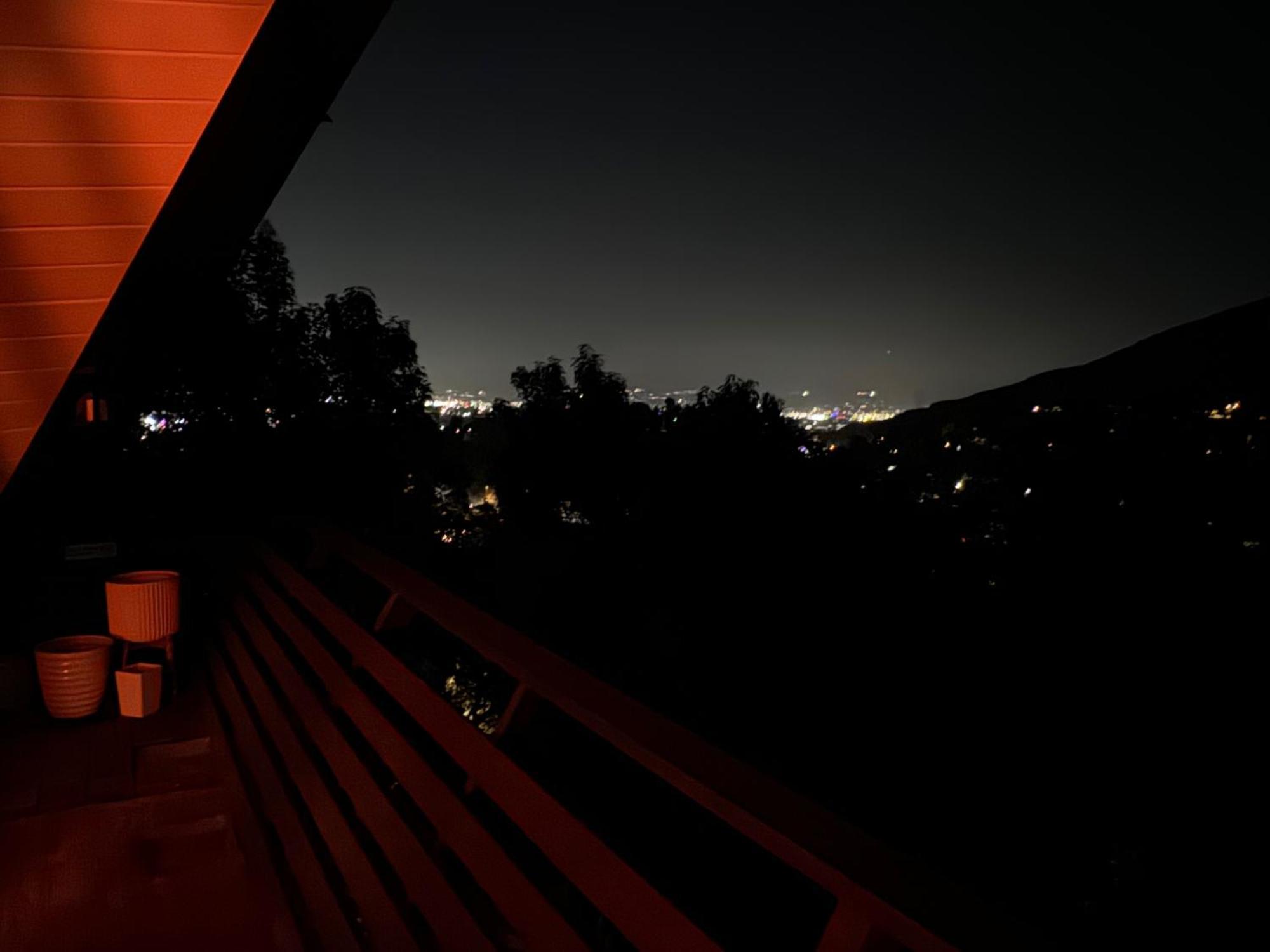 Iconic Gesner Boat House Wview Of Hollywood Sign Los Angeles