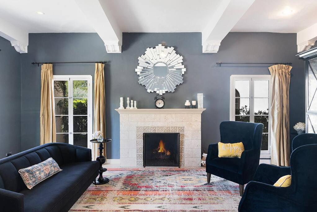 Spacious 6-bedroom La With Fire Pit, Kids' Playground, And Outdoor Dining Villa