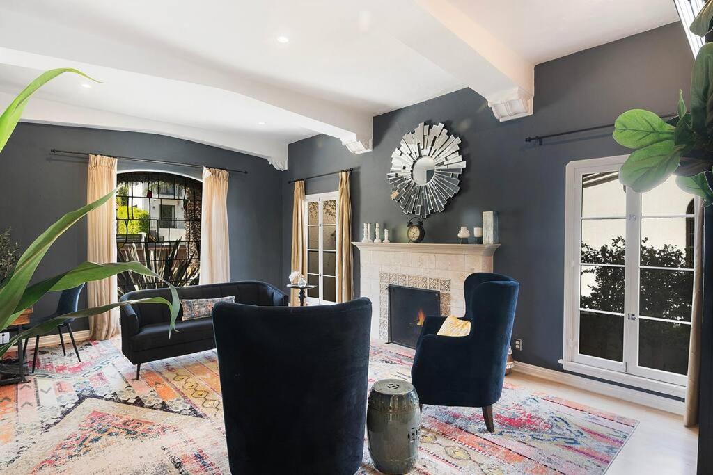 Spacious 6-bedroom La With Fire Pit, Kids' Playground, And Outdoor Dining Villa Los Angeles