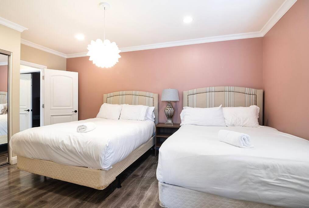 Spacious 6-bedroom La With Fire Pit, Kids' Playground, And Outdoor Dining * Los Angeles
