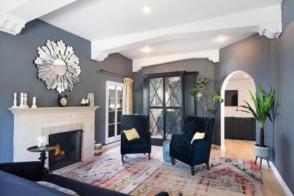 Spacious 6-bedroom La With Fire Pit, Kids' Playground, And Outdoor Dining