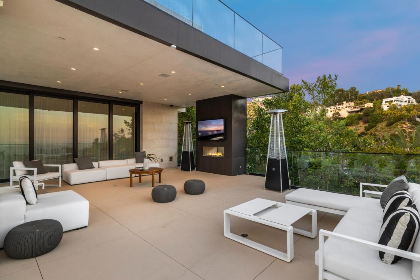 Swallow Sanctuary Apartment Los Angeles