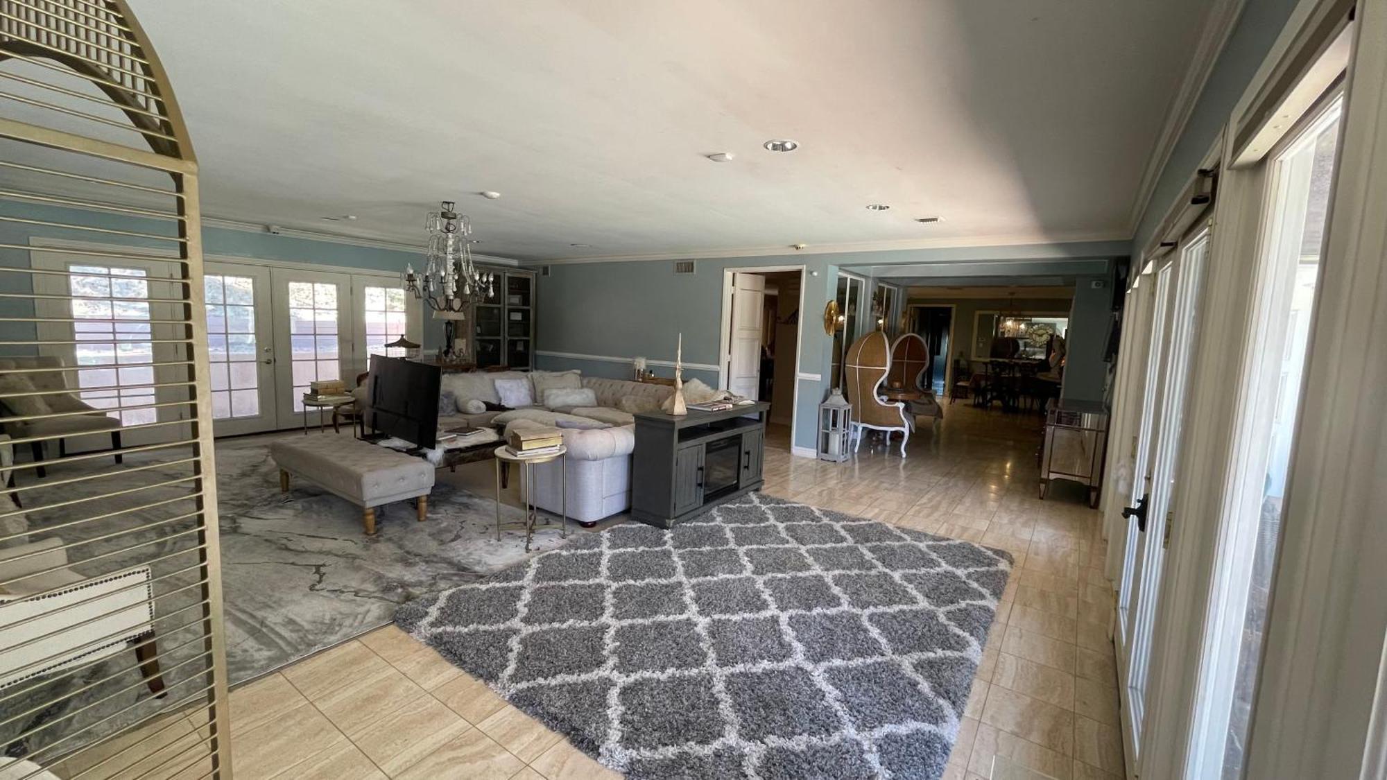 Women Only Oasis In Center Private Bedroom Large Estate View Pool Encino Hills Sherman Oaks 405-101 Xsepulveda