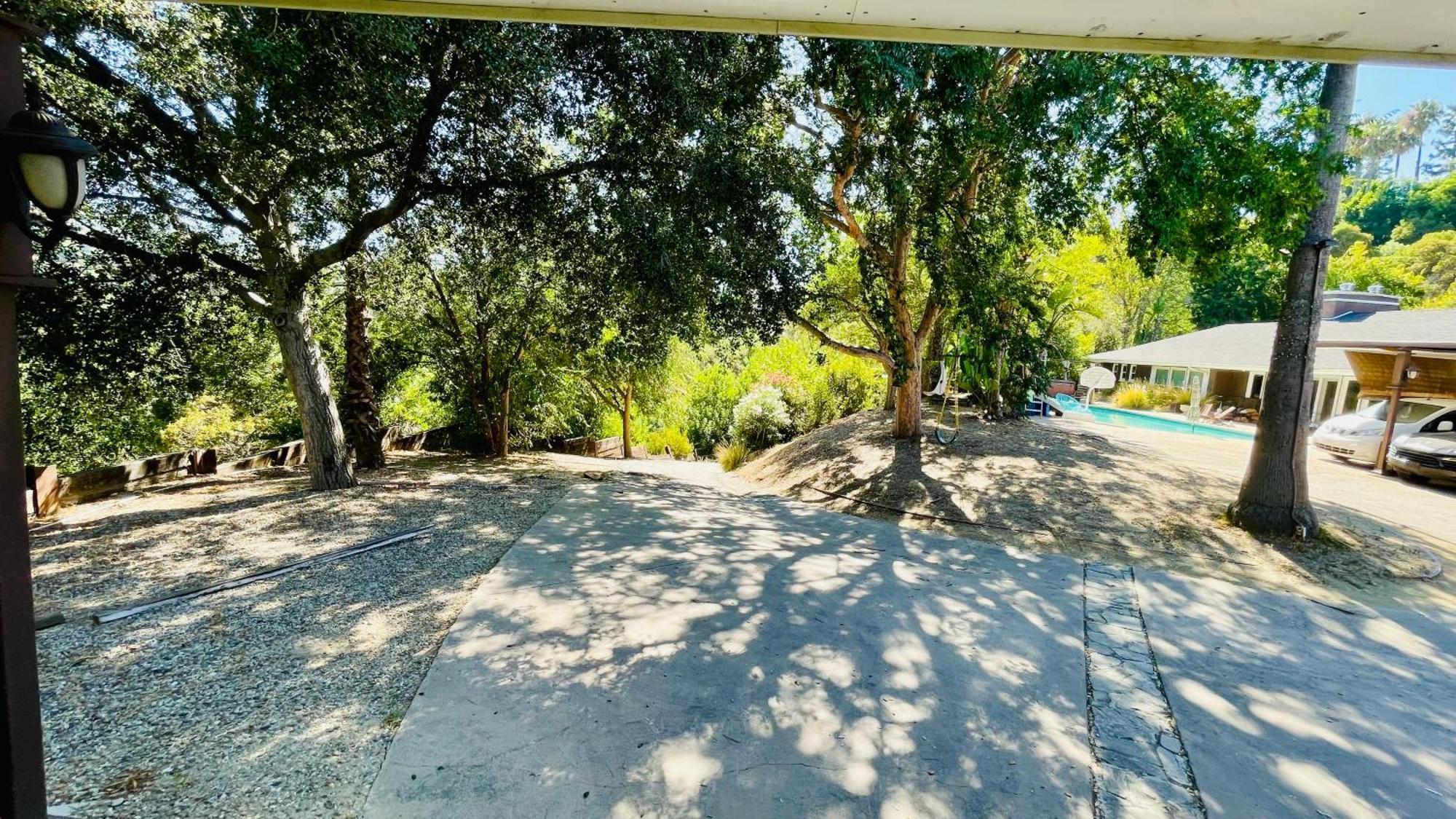 Women Only Oasis In Center Private Bedroom Large Estate View Pool Encino Hills Sherman Oaks 405-101 Xsepulveda