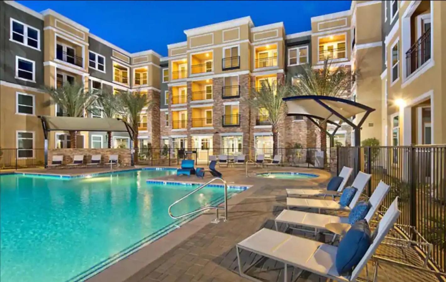 Stunning 2bd 2bth In Santa Monica! *