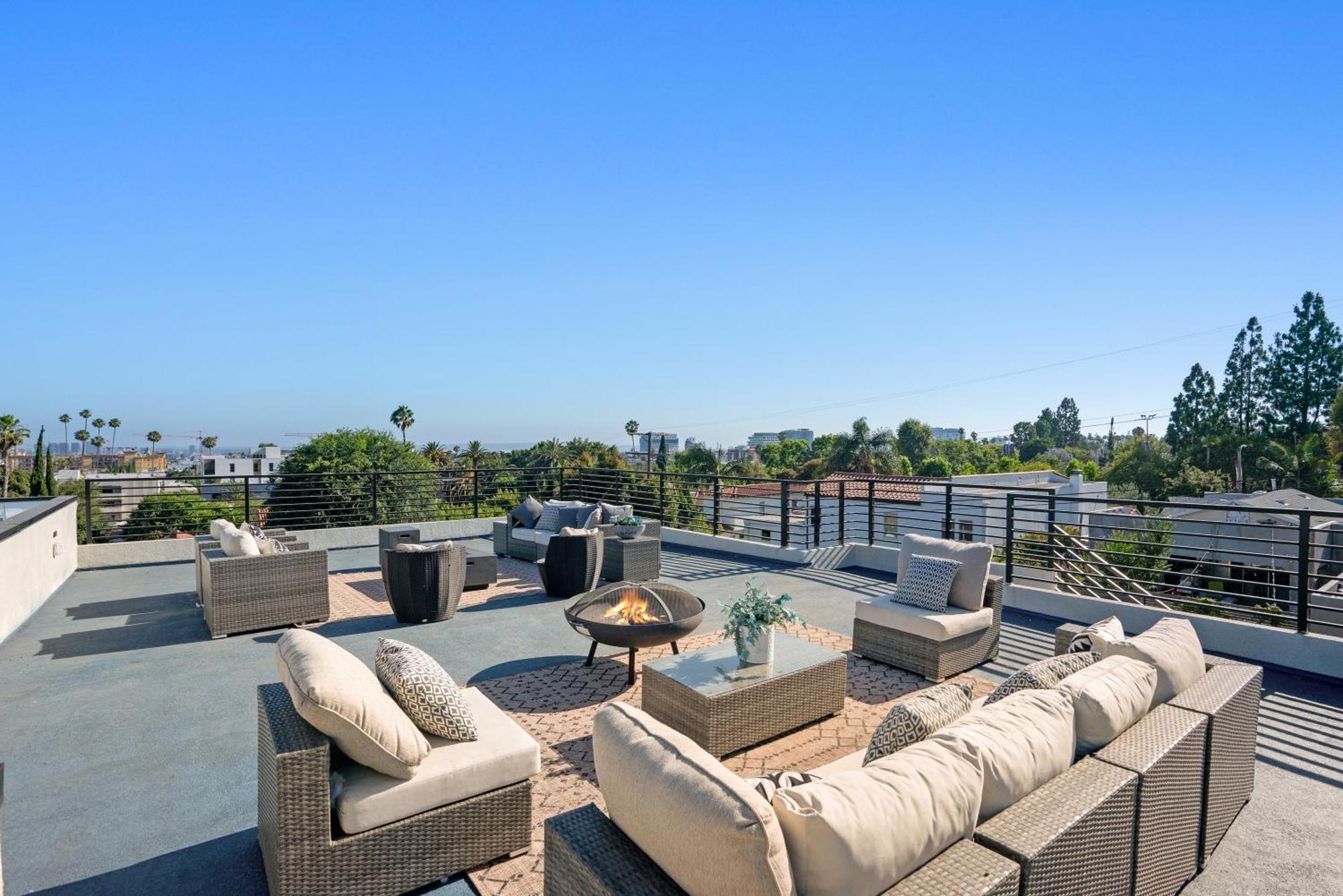 Hollywood Dream House *