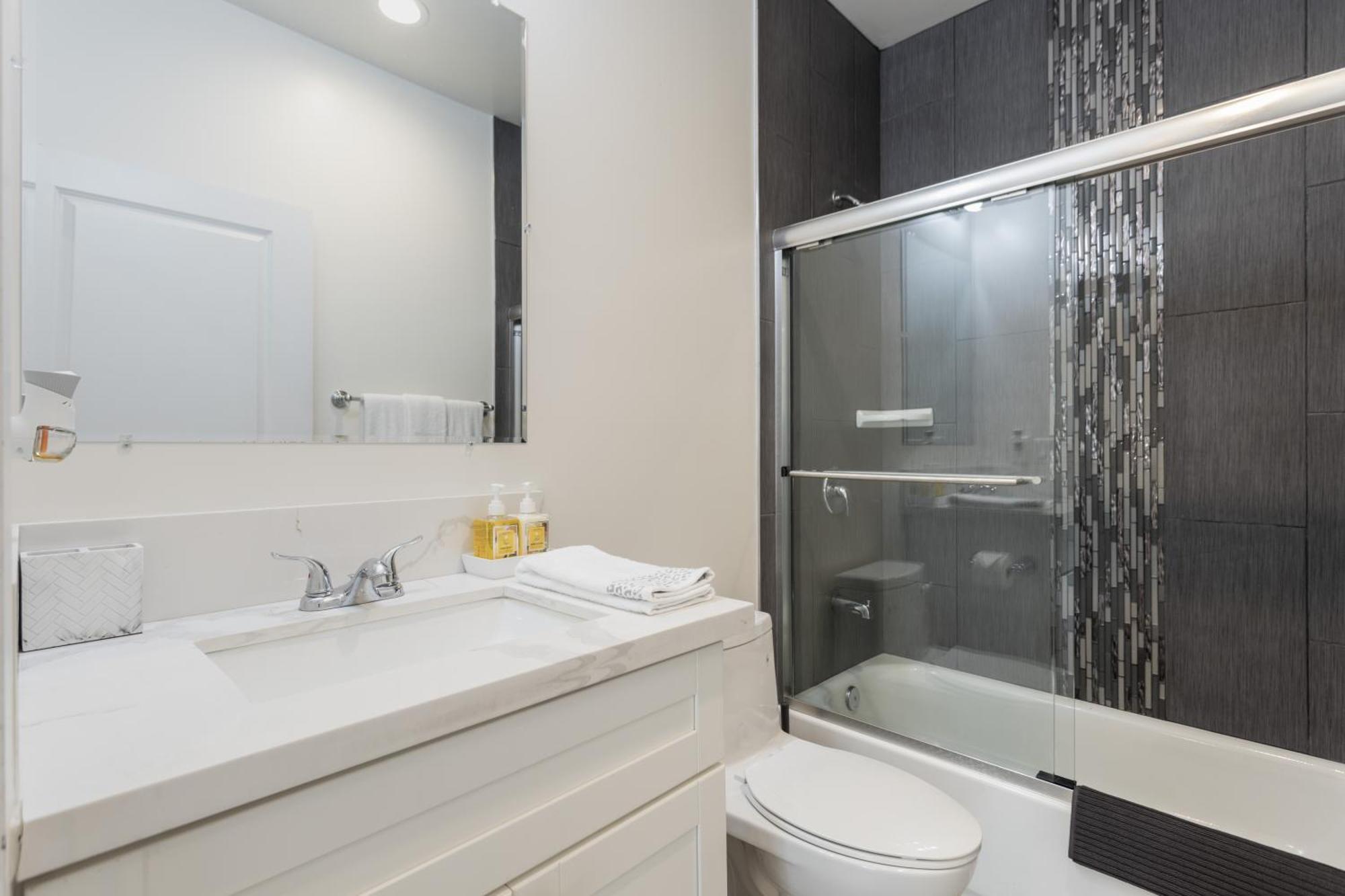 Stylish Dtla With Views Holiday home *