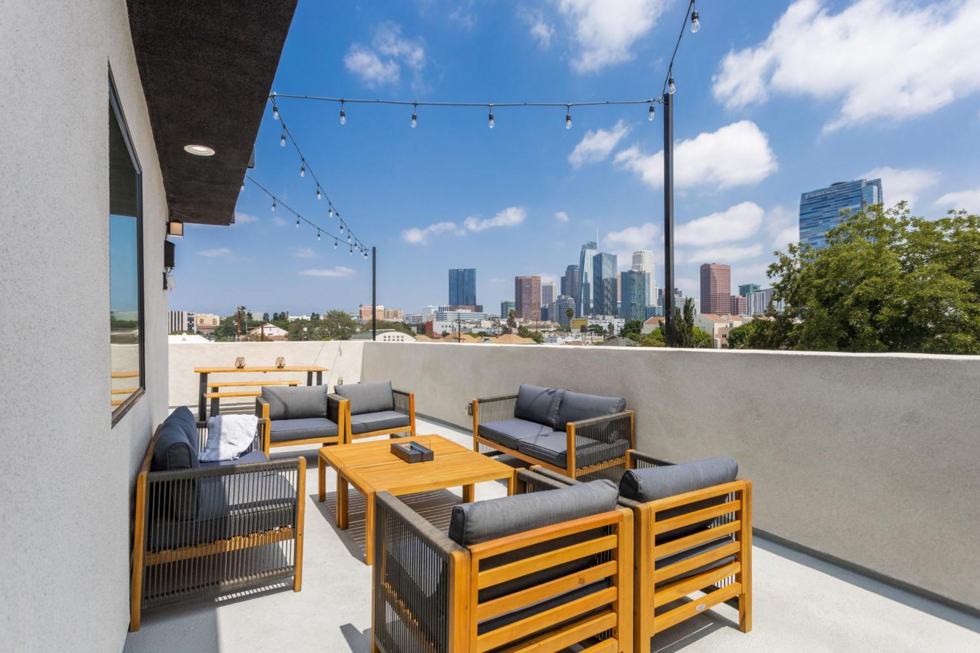 Stylish Dtla With Views Holiday home *