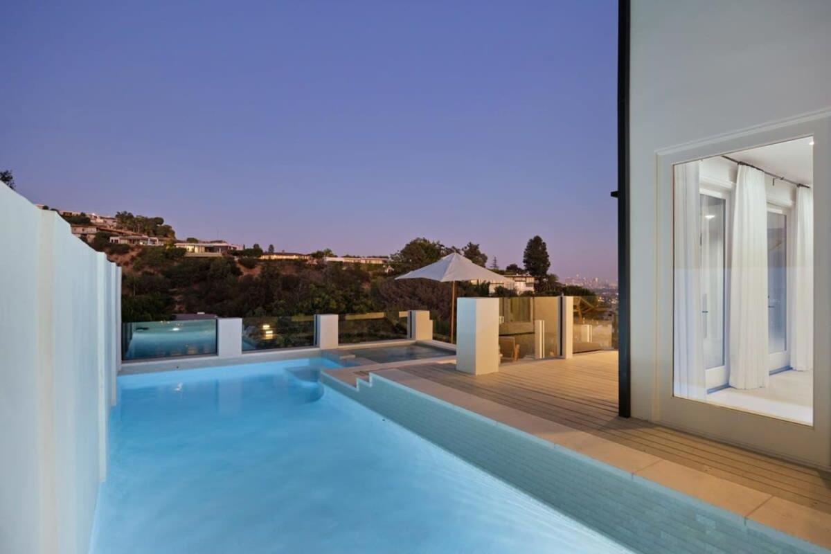 Balmain Manor By Awhile Holiday home Los Angeles