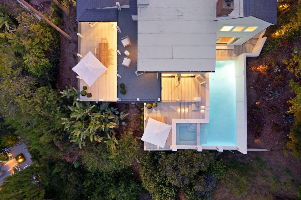 Balmain Manor By Awhile *