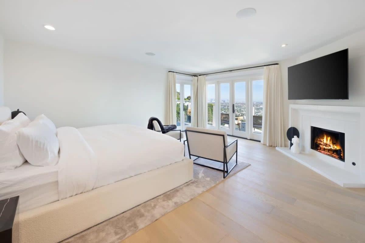 Balmain Manor By Awhile * Los Angeles