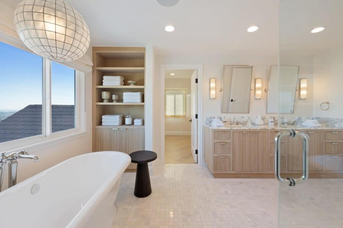 Balmain Manor By Awhile