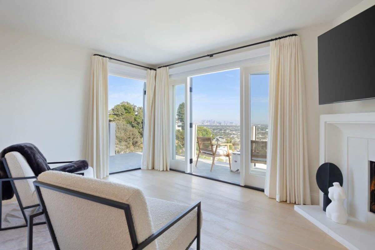 Balmain Manor By Awhile *