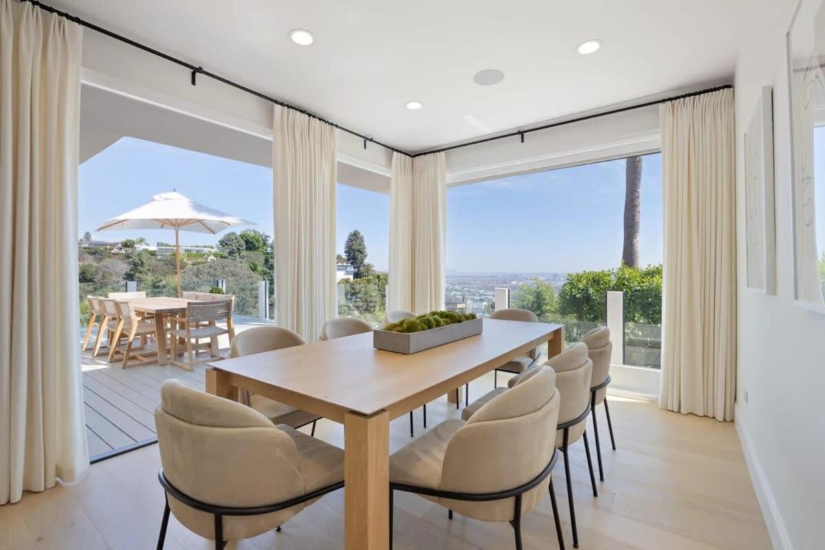 Balmain Manor By Awhile Holiday home Los Angeles