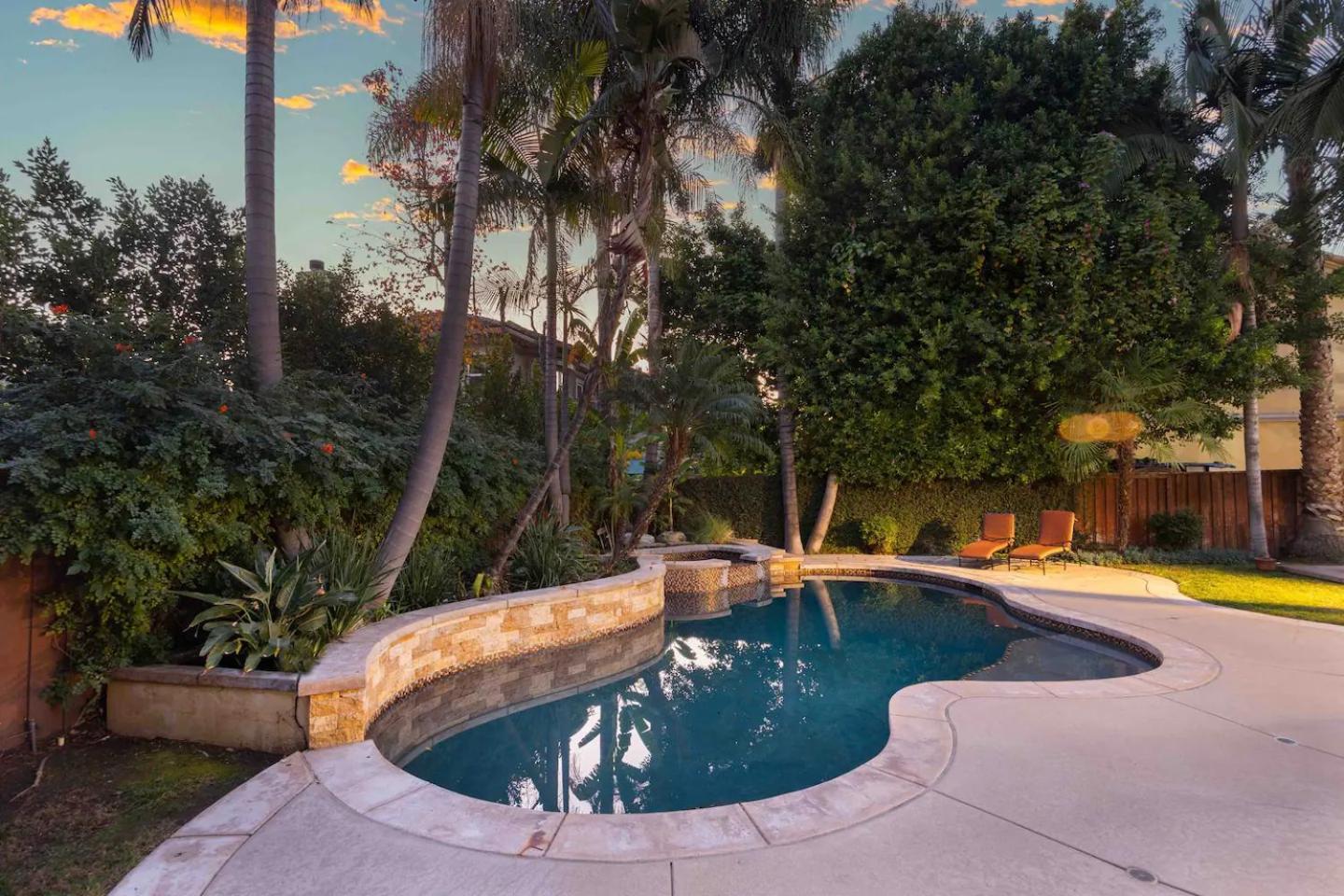 Posh Estate By Universal Los Angeles