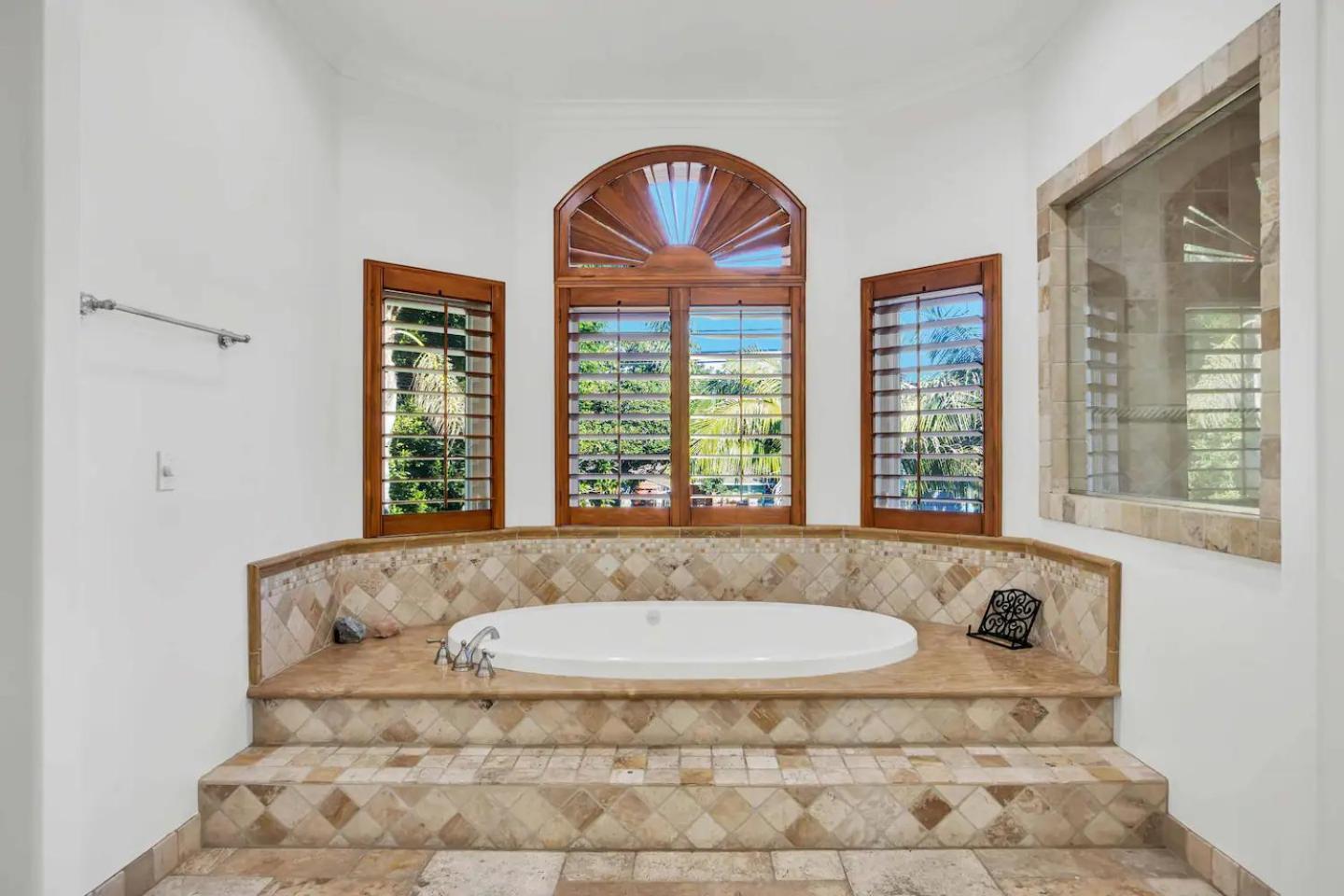 Posh Estate By Universal Holiday home Los Angeles