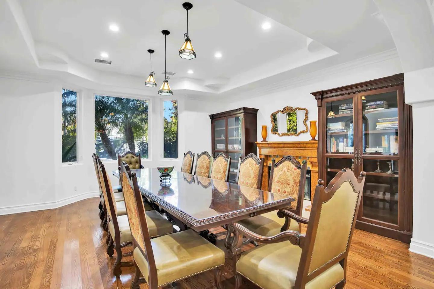 Posh Estate By Universal Los Angeles
