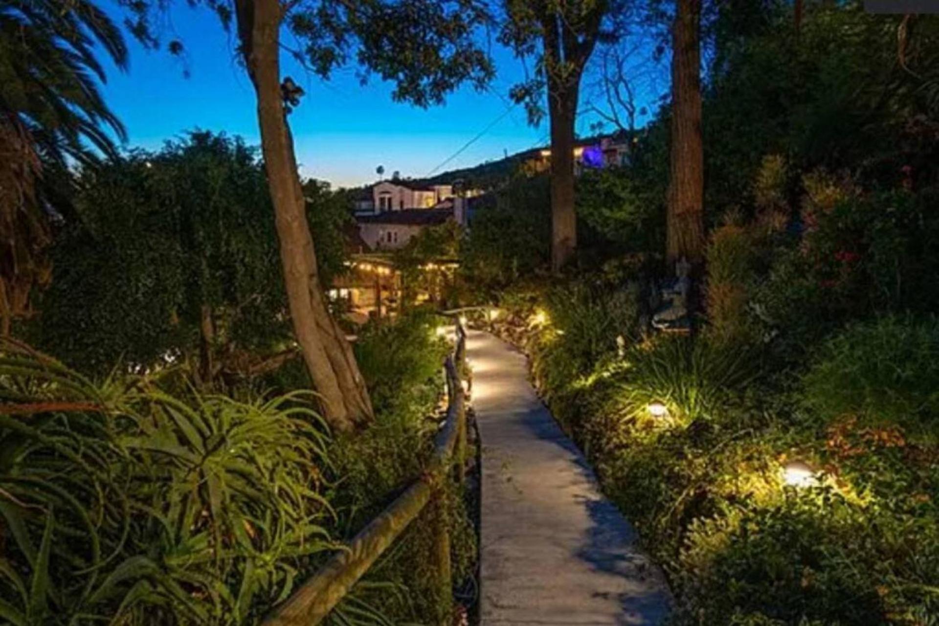 Hollywood Hideaway Holiday home
