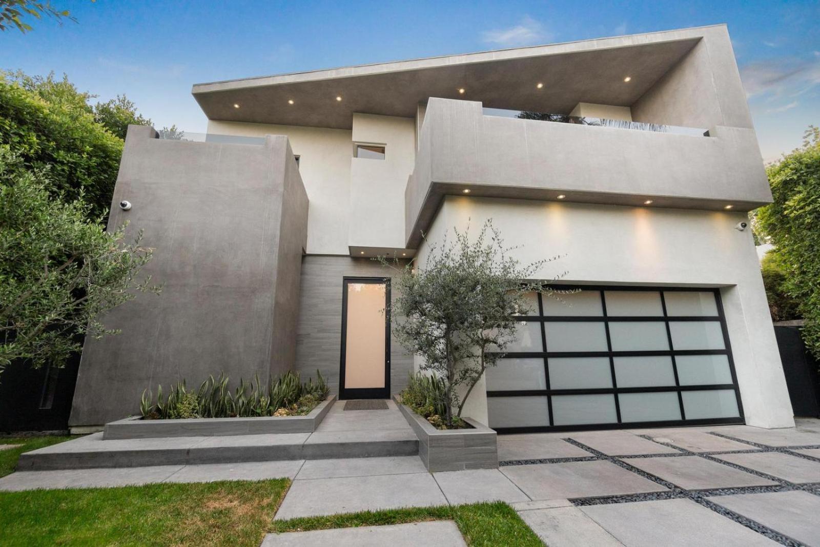 Orlando Estate * Los Angeles