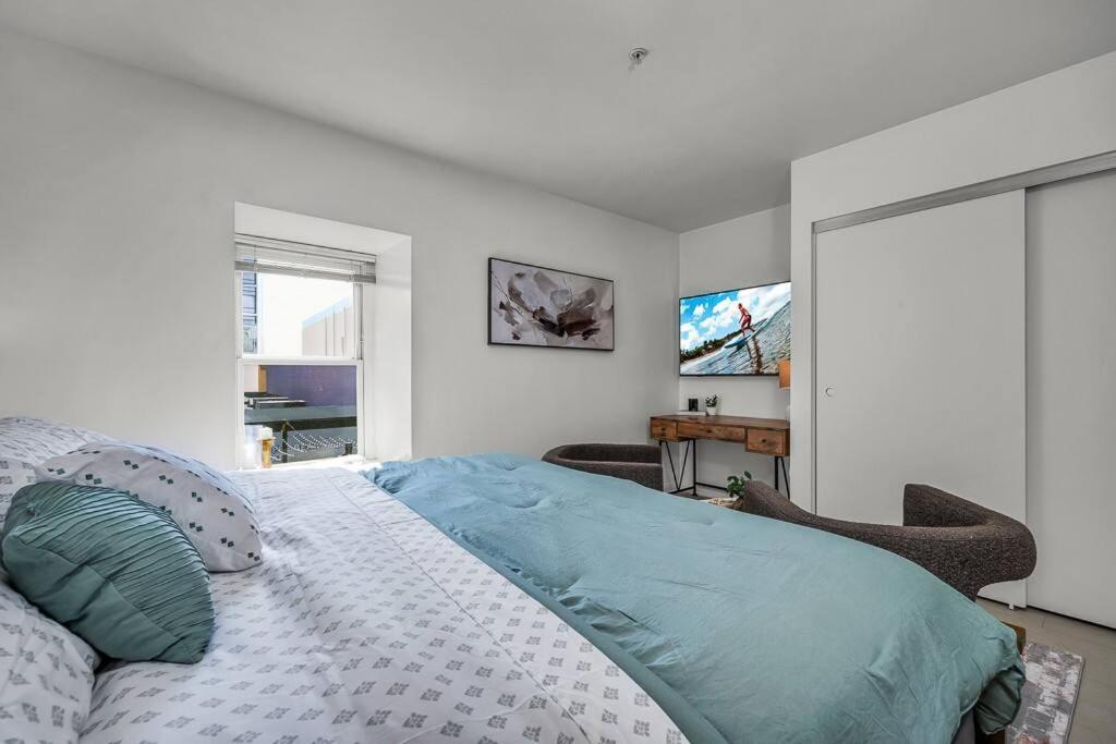 Promenade Studio! Free Parking! Apartment *