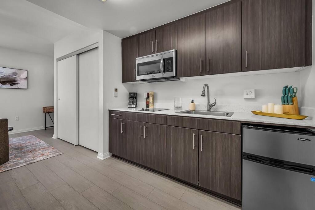 Apartment Promenade Studio! Free Parking! Los Angeles