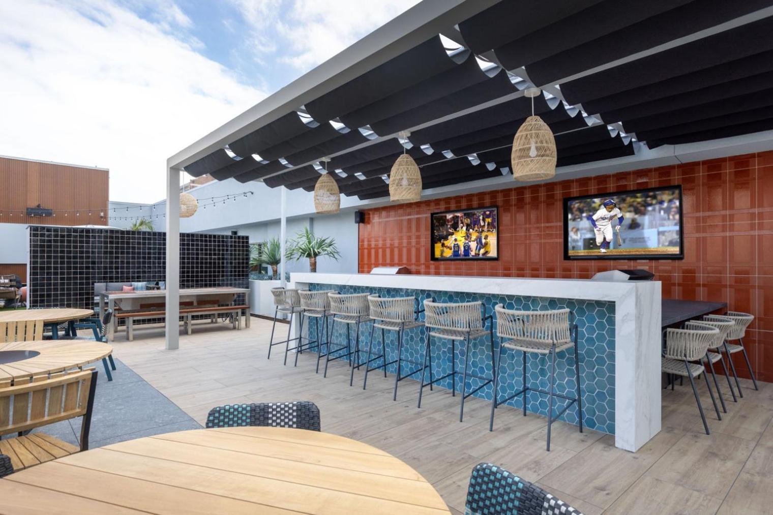 Blueground Long Pool Gym Near Bars Lax-1260 *