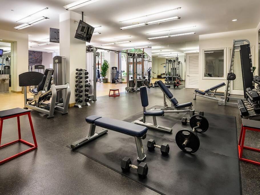 Aparthotel Cozy 2 Bedroom 2 Bathroom With Pool, Gym, Los Angeles