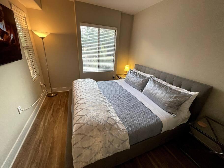 Aparthotel Cozy 2 Bedroom 2 Bathroom With Pool, Gym, Los Angeles