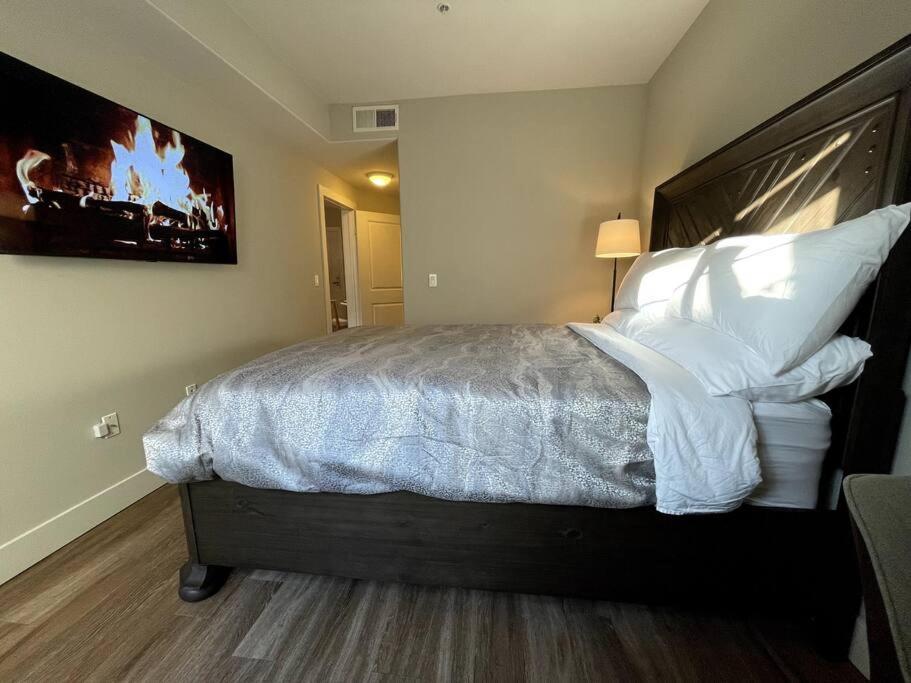 Cozy 2 Bedroom 2 Bathroom With Pool, Gym,