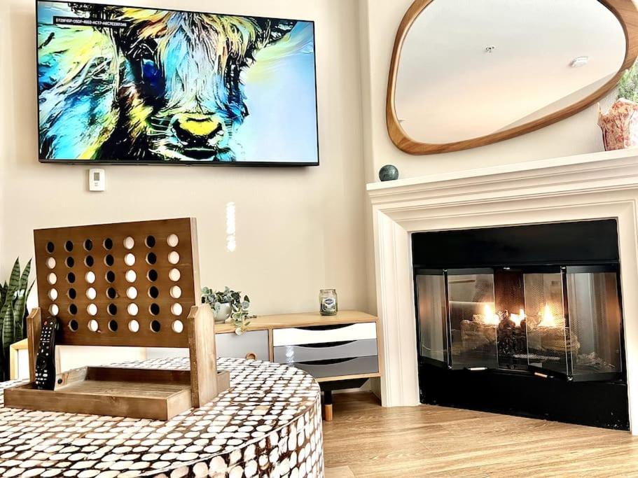 Cozy 2 Bedroom 2 Bathroom With Pool, Gym, * Los Angeles