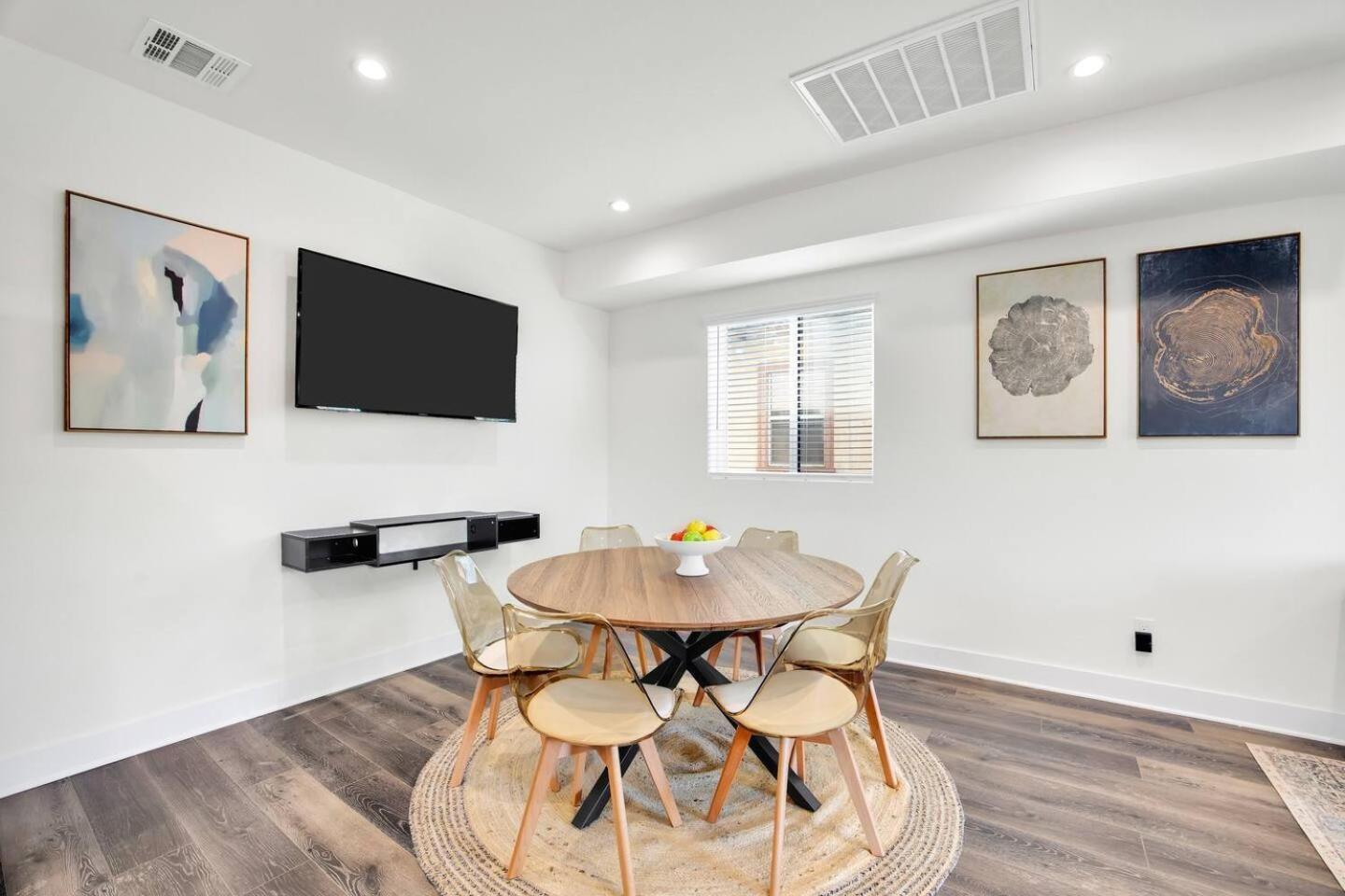 Fresh & New Downtown La Condo!