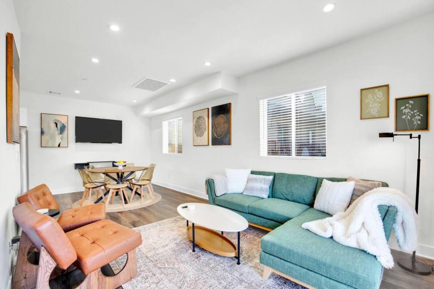 Holiday home Fresh & New Downtown La Condo!