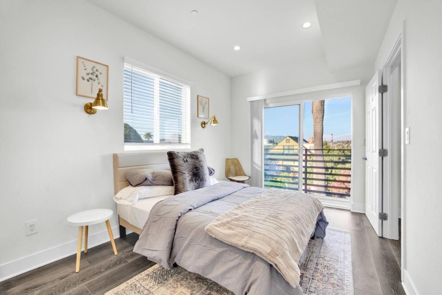 Holiday home Fresh & New Downtown La Condo! *
